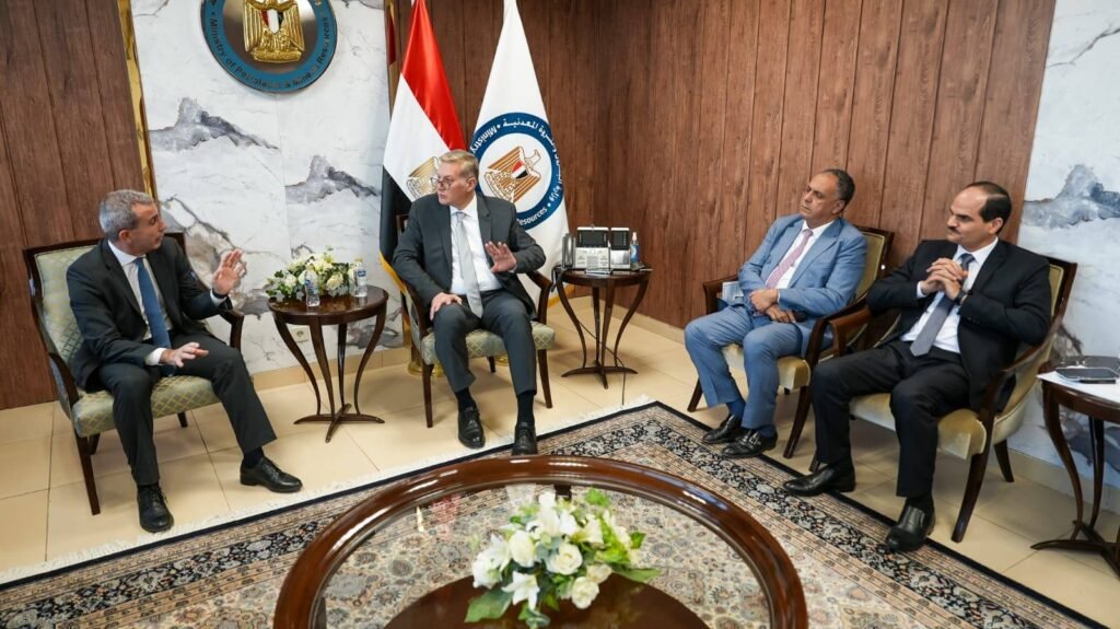 وزير البترول ووفد شركة إيني الإيطالية